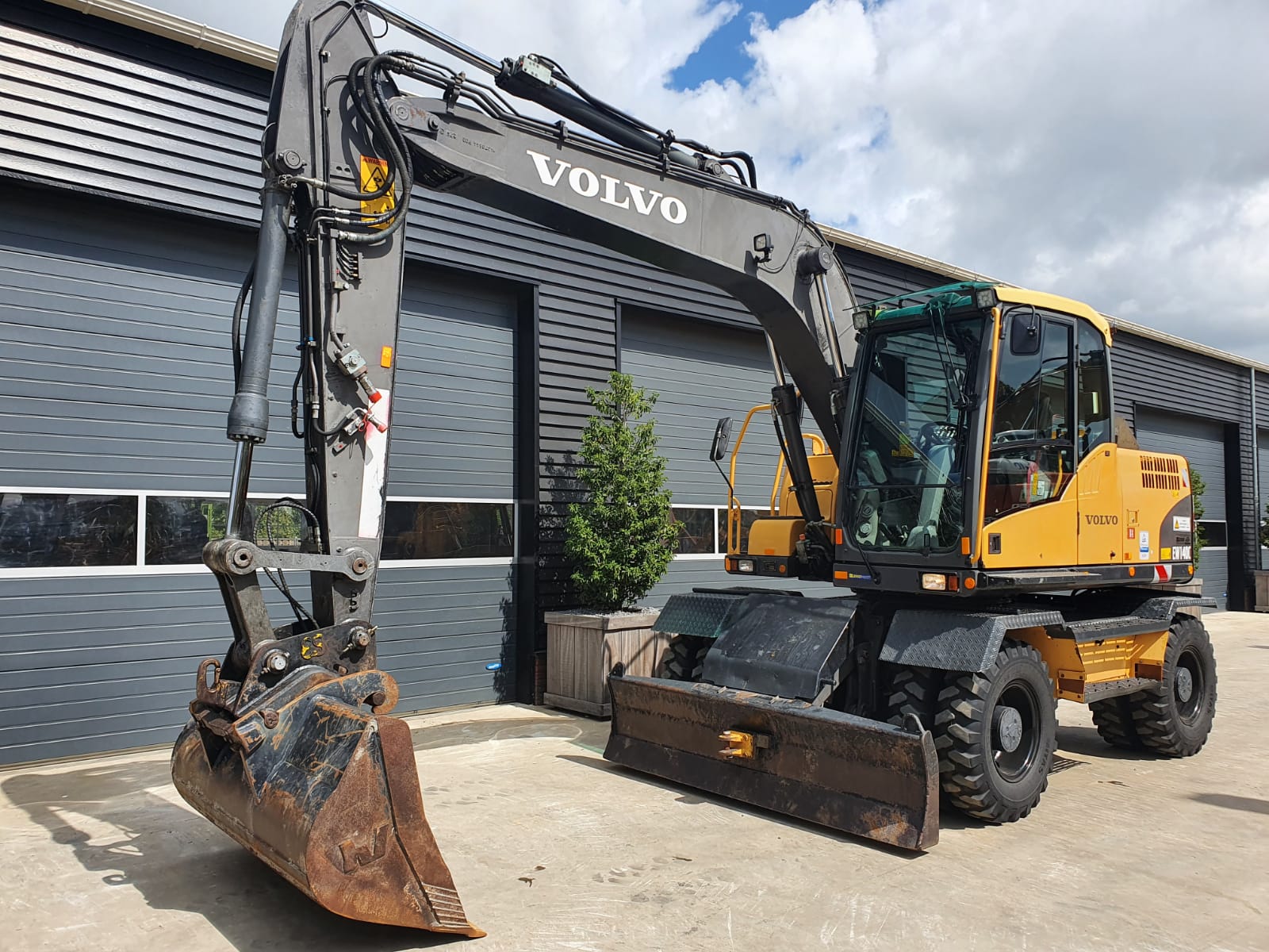 Mobilbagger Volvo EW140C (2008) – 14,6 t