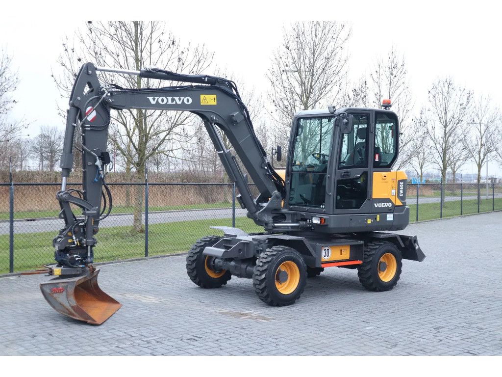 Mobilbagger Volvo EW60E (2022) – 6,5 t – 117 Betriebsstunden