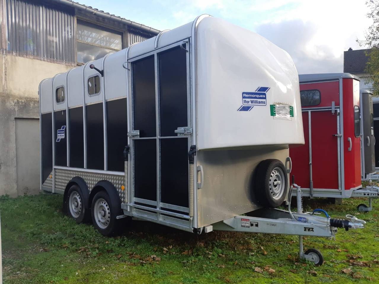 Pferdeanhänger Ifor Williams HB 610 – 4 bis 5 Plätze